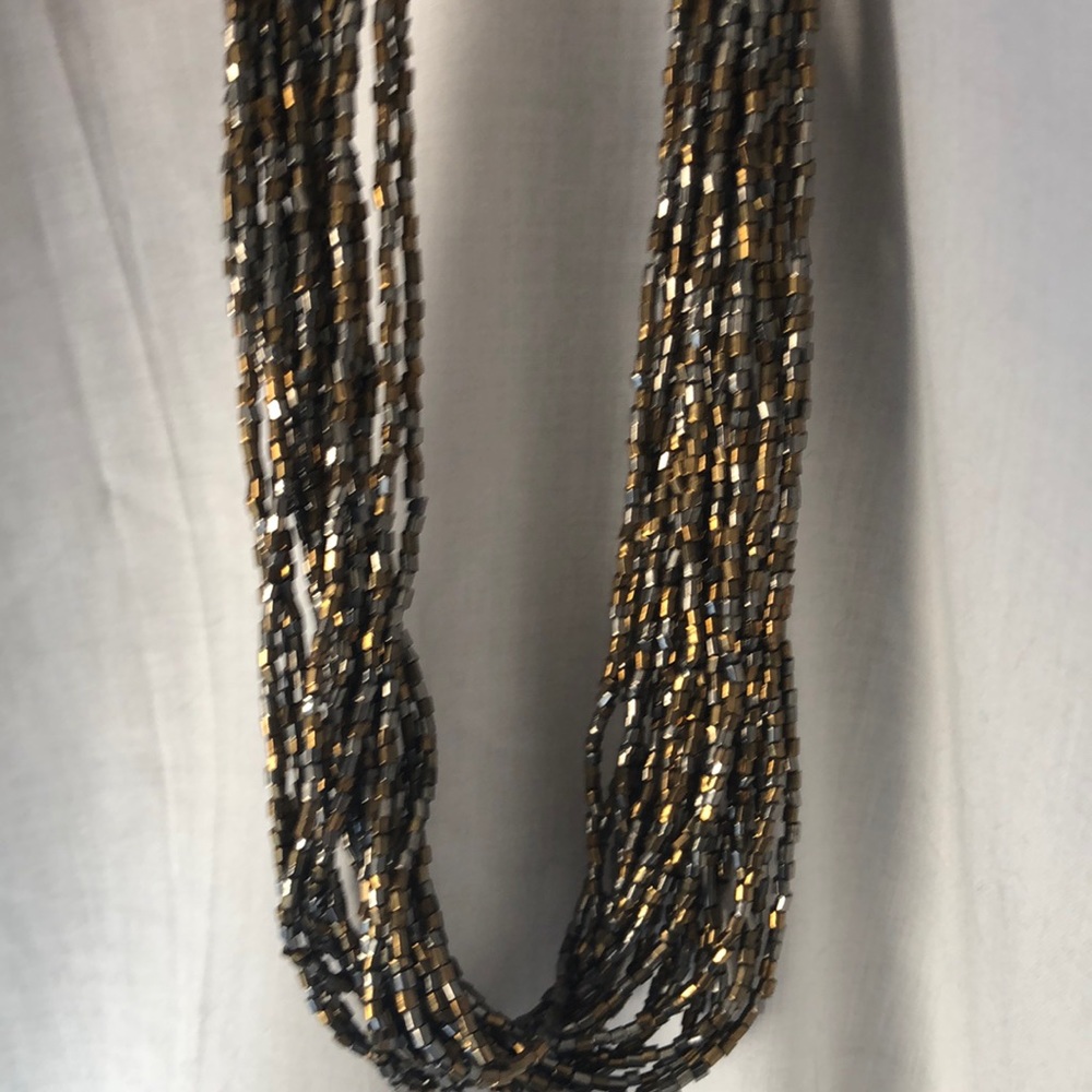 SPARKLING NECKLACE & EARRINGS SET